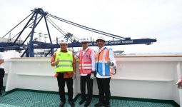 Kapal Terbesar Dunia Sandar di JICT, Budi Cahyono: Berdampak pada Pertumbuhan Ekonomi Nasional - JPNN.com