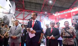 Di Samping Prabowo, Jokowi Komentari Temuan BPK soal Anggaran Komcad, Lihat Wajah Mereka - JPNN.com