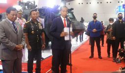 Jokowi Akui Mendukung Menhan, Prabowo Tiba-Tiba Menyeletuk - JPNN.com
