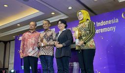 Direktur Keuangan Pertamina Sabet Penghargaan Indonesia WEPs 2022 - JPNN.com