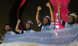 6 Bulan Gowes dari Afsel, Fan Argentina Tiba di Qatar - JPNN.com