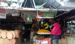 Pembangunan Mangkrak, Begini Nasib Para Pedagang di Pasar Cinde Palembang - JPNN.com