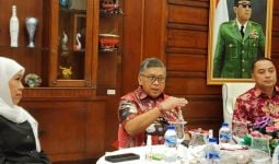 Sekjen PDIP Gelar Pertemuan Tertutup dengan Khofifah di Surabaya, Ada Apa? - JPNN.com