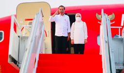 Begini Kondisi Ibu Negara Iriana Jokowi Setelah Terpeleset saat Turun Pesawat Kepresidenan - JPNN.com