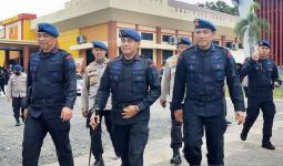 100 Personel Brimob Polda Kalsel Bersiaga, Siap Diperintah Irjen Andi Rian - JPNN.com