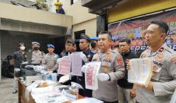 Hati-hati Uang Palsu, Pengedarnya Ditangkap di Bogor, Mencetaknya di Jakarta - JPNN.com