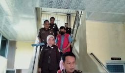 Kejari Bengkulu Selatan Tahan 2 Tersangka Korupsi Dana Kesra - JPNN.com