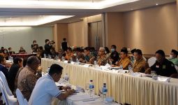 Syamsuar Sentil Perusahaan Sawit Tak Punya HGU di Hadapan Komisi XI DPR RI - JPNN.com