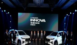 Toyota Kijang Innova Zenix Hybrid Meluncur, Harganya Mulai Rp 450 Jutaan - JPNN.com