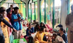 Warga Korban Banjir di Makassar: Terima Kasih, Pak Kapolda Sulsel - JPNN.com