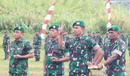 Mayjen TNI Gabriel Lema Melantik Komandan Pertama Kodim Pegunungan Arfak - JPNN.com