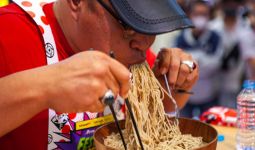 40 Peserta Ikuti Lomba Makan Ramen di RamenYa, Ini Juaranya - JPNN.com