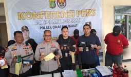 Polisi Sikat Pengedar Makanan & Minuman Kedaluwarsa di Bekasi, Barbuk Sampai 1 Ton - JPNN.com