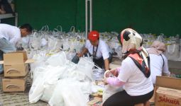 Sukarelawan Sandiaga Uno Hadirkan Ratusan Paket Sembako Murah di Lumajang - JPNN.com