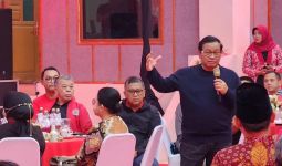 Jaga Kekompakan PDIP di Jatim, Hasto dan Pramono Makan Malam Bersama Kepala Daerah dan DPRD - JPNN.com