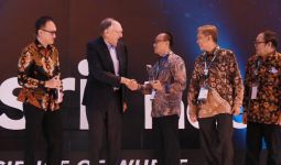 Lagi, Dirjen Dukcapil Kemendagri Prof Zudan Raih Penghargaan Internasional - JPNN.com