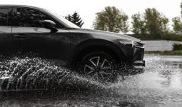 5 Cara Mudah Merawat Mobil saat Musim Hujan - JPNN.com