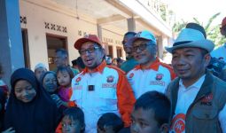 Dr. Salim Pimpin Pengerahan Bantuan PKS untuk Korban Gempa Cianjur - JPNN.com