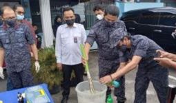 1 Kg Sabu-Sabu Hasil Pengungkapan Kasus di Pelalawan Dimusnahkan BNNP Riau - JPNN.com
