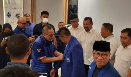 PAN Kukuhkan Sejumlah Jenderal Purnawirawan hingga Artis Sebagai Kader, Ada Uya Kuya - JPNN.com