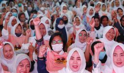 Ribuan Mak-Mak di DKI Jakarta Sangat Mengidolakan Ganjar Pranowo - JPNN.com