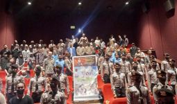 Beri Dukungan, Kapolda Gorontalo Ajak 500 Polisi Menonton Film Uti Deng Keke - JPNN.com