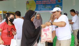 Sandi Uno Fans Club Gelar Bazar Sembako Murah di Batam, Ratusan Mak-mak Mengantre - JPNN.com