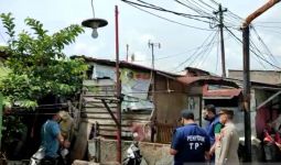 Densus 88 Temukan Ini di Rumah Terduga Teroris Bom Polsek Astanaanyar - JPNN.com