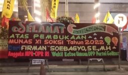 Jadi Pentolan SOKSI Kubu Noor Supit, Firman Soebagyo Kirim Bunga ke Munas Ali Wongso - JPNN.com