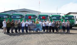 UD Trucks Indonesia Menyerahkan 32 Truk Quester Euro 5 ke Tunas Rent dan BSA - JPNN.com