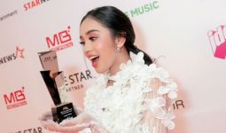 Lyodra Menjadi Pusat Perhatian di Asia Artist Award 2022 - JPNN.com