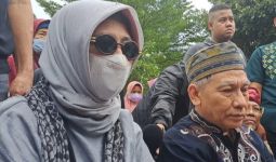 Anak Ungkap Kronologi Kepergian Aminah Cendrakasih 'Mak Nyak' Si Doel - JPNN.com