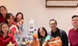 Malam Natal, Gisel Kumpul Bareng Gebetan - JPNN.com