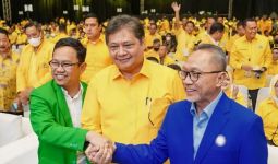 Masyarakat Makin Melek Politik, Elektabilitas Ketum Golkar Airlangga Bakal Terus Naik - JPNN.com