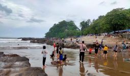 Objek Wisata Pantai di Sukabumi Masih Sepi Pengunjung, Ini Sebabnya - JPNN.com