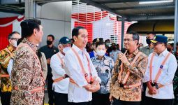 Senyum Heru Budi Merekah saat Dampingi Jokowi Tinjau Infrastruktur di Jakarta, Lihat - JPNN.com