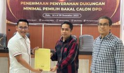ART Serahkan Berkas Pendaftaran Calon DPD RI ke KPU Sulteng - JPNN.com