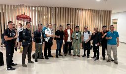 Tutup 2022, Hasto Kembali Berkontemplasi di Gunung Sanghyang - JPNN.com