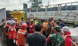 3 Orang Meninggal Tersetrum Saat Banjir di Semarang, 2 di Antaranya Mahasiswa - JPNN.com