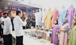 Jokowi Tinjau Tanah Abang, Lihat Siapa yang Mendampingi - JPNN.com