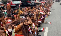 Presiden Jokowi Tiba di Pekanbaru, Lihat Suasana Penyambutannya - JPNN.com