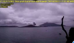 Gunung Anak Krakatau Erupsi, Begini Penampakannya - JPNN.com