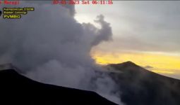 Gunung Marapi Erupsi, Ada Ancaman Bahaya di Radius 3 Kilometer dari Kawah - JPNN.com