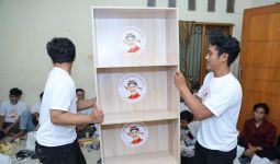Pemuda dan Mahasiswa Pendukung Ganjar Serahkan Bantuan Untuk Ormada Bandung - JPNN.com
