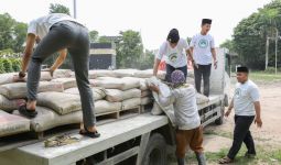 Santri Dukung Ganjar Sumsel Salurkan Bantuan untuk Ponpes Sultan Mahmud Badaruddin - JPNN.com