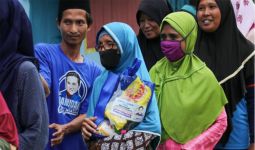 Sukarelawan Erick Thohir Bawa Ratusan Bantuan Sembako untuk Warga - JPNN.com
