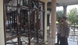 Gedung DPRD Inhu Terbakar, Polda Riau Turunkan Tim Labor - JPNN.com