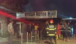 2 Petak Toko dan 50 Sepeda Motor Ludes Terbakar di Padang, Sebegini Kerugiannya - JPNN.com