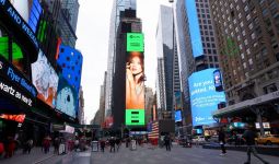 Shakira Jasmine Muncul di Billboard Times Square New York - JPNN.com