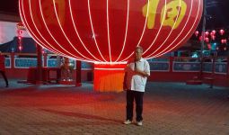 2 Lampion Raksasa Memeriahkan Imlek di Kubu Raya Kalbar - JPNN.com